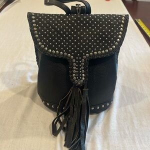 B02703 Cleobella Studded Bucket Bag Magnetic Close Leather BoHo Coachella